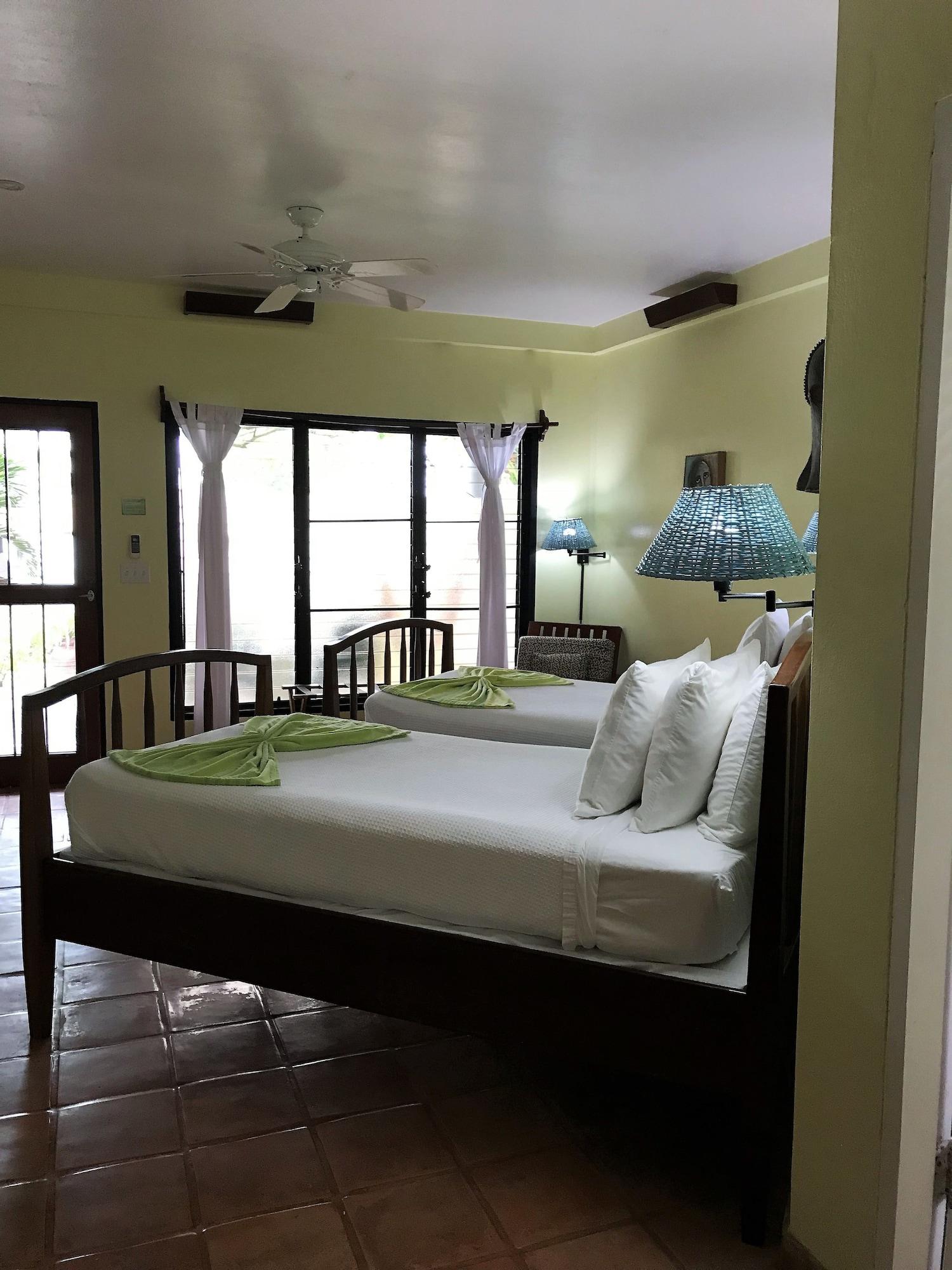 Robert'S Grove Beach Resort Placencia Exterior photo