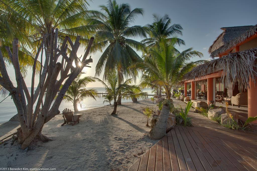 Robert'S Grove Beach Resort Placencia Exterior photo